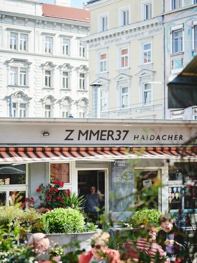 coffeehouse Zimmer37 in the neighbourhood "Karmelitenviertel" | © BASSENA Hotels